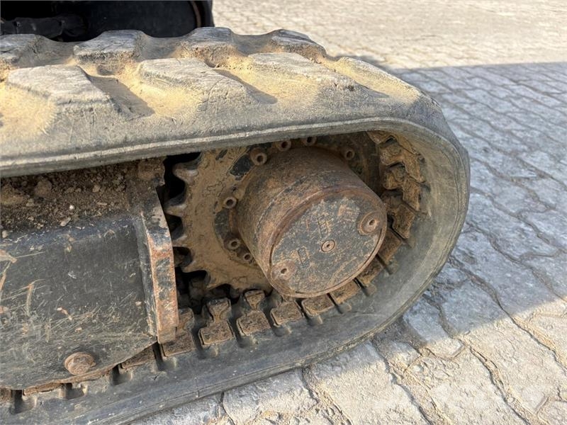 CAT 302 CR Mini bagri <7t