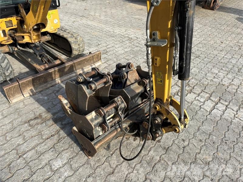 CAT 302 CR Mini bagri <7t