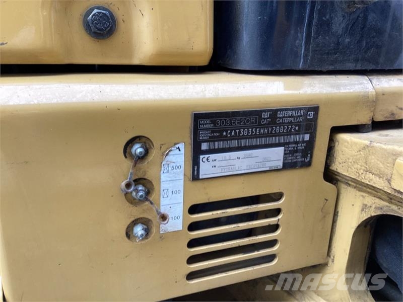 CAT 303.5E2 CR Mini rýpadla < 7t