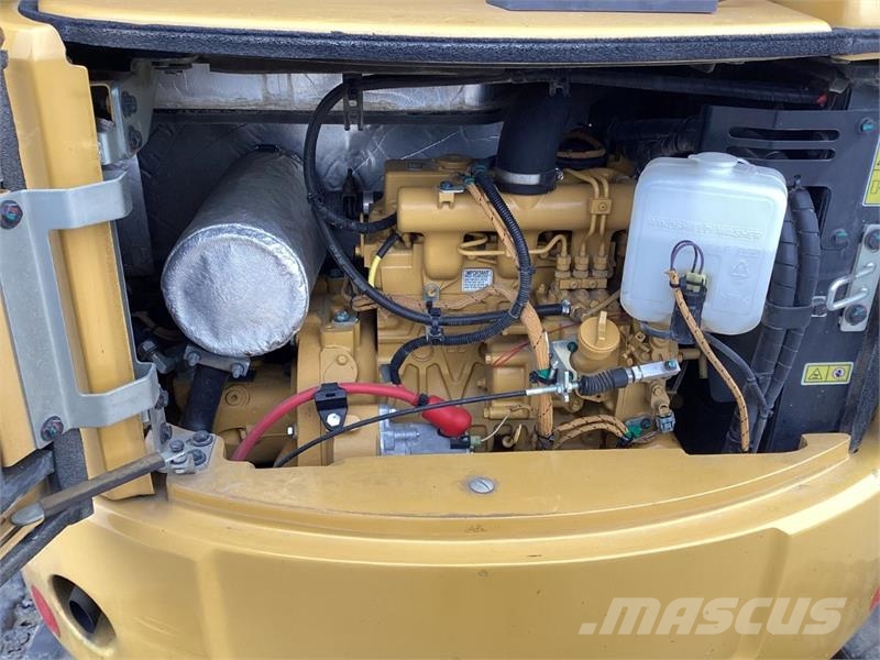 CAT 303.5E2 CR Mini rýpadla < 7t
