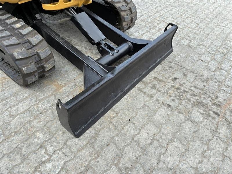 CAT 303E CR Mini rýpadla < 7t