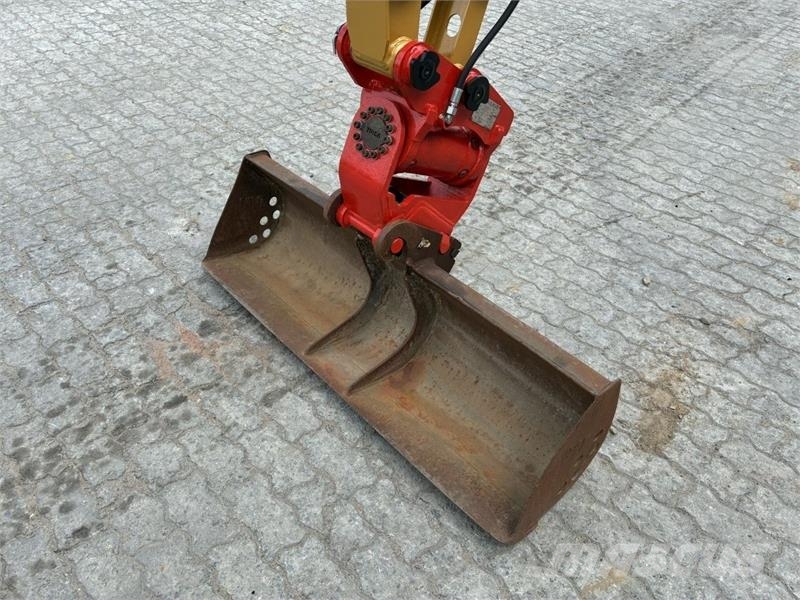 CAT 303E CR Mini rýpadla < 7t