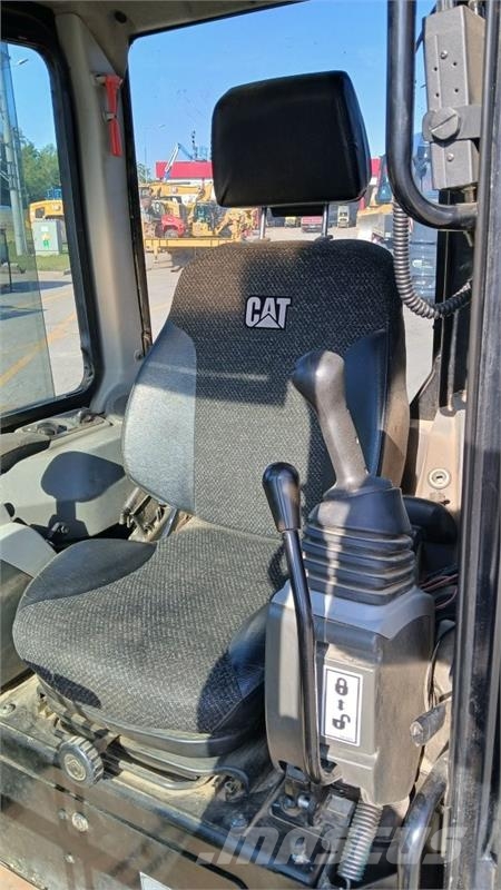 CAT 305E2 CR Mini rýpadla < 7t