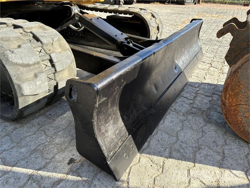 CAT 305E2 CR Mini rýpadla < 7t