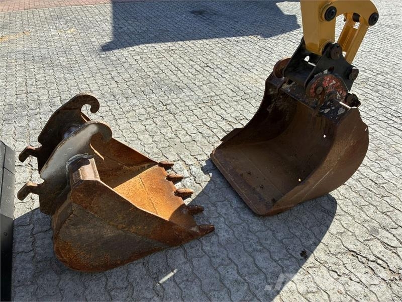 CAT 305E2 CR Mini rýpadla < 7t