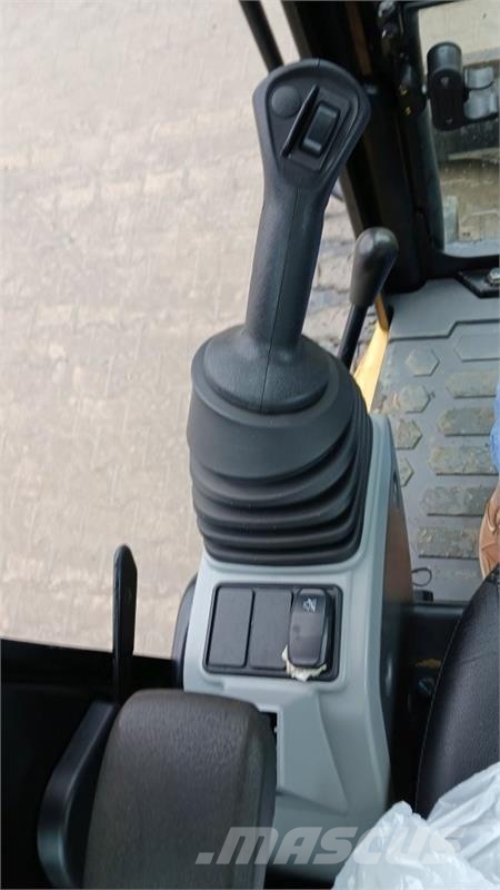 CAT 305E2 CR Mini rýpadla < 7t