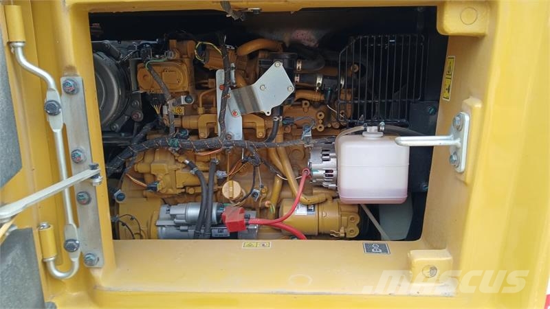 CAT 310 Pásové rýpadlá