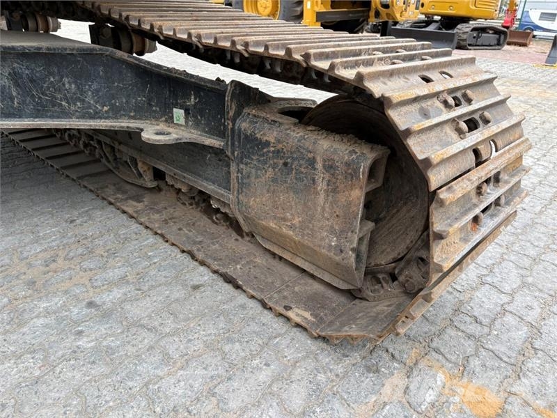 CAT 320 Telakaivukoneet