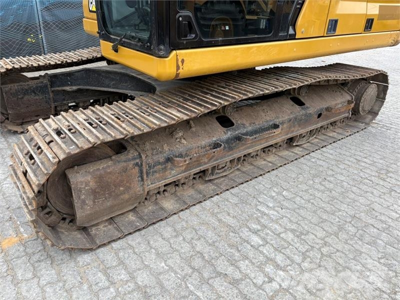 CAT 320 Telakaivukoneet