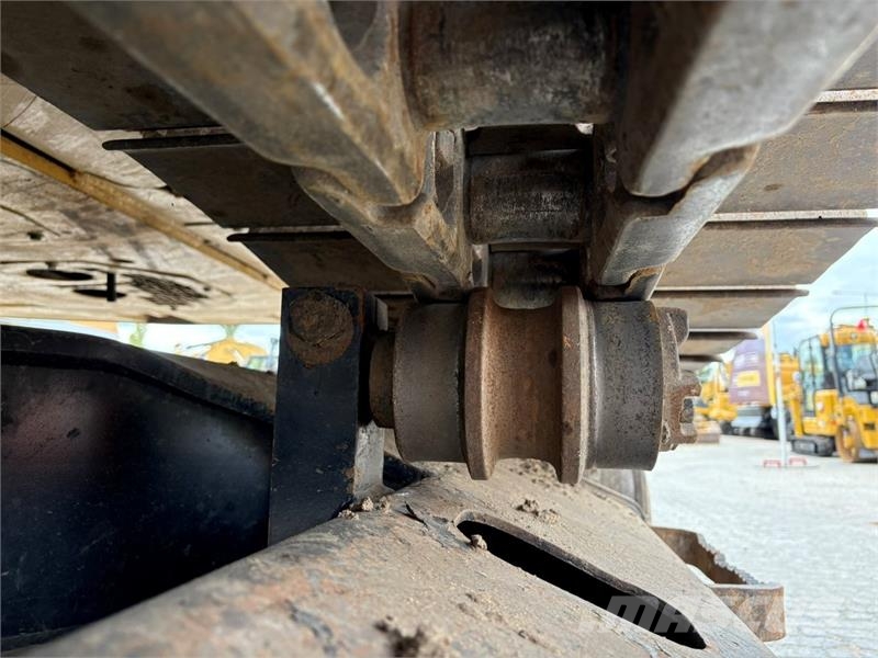 CAT 320 Telakaivukoneet