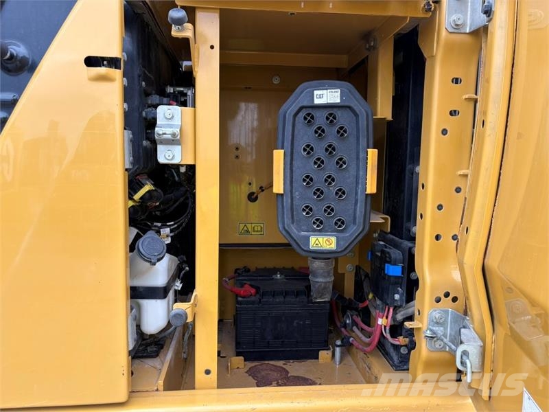 CAT 320 Telakaivukoneet