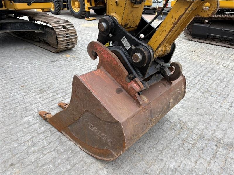 CAT 320 Telakaivukoneet
