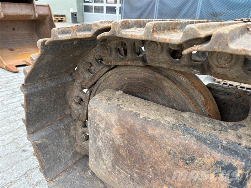 CAT 320 Telakaivukoneet