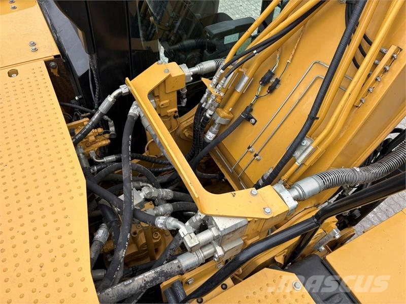 CAT 320 Telakaivukoneet