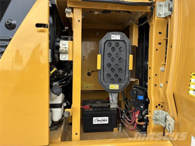 CAT 323 Excavadoras sobre orugas