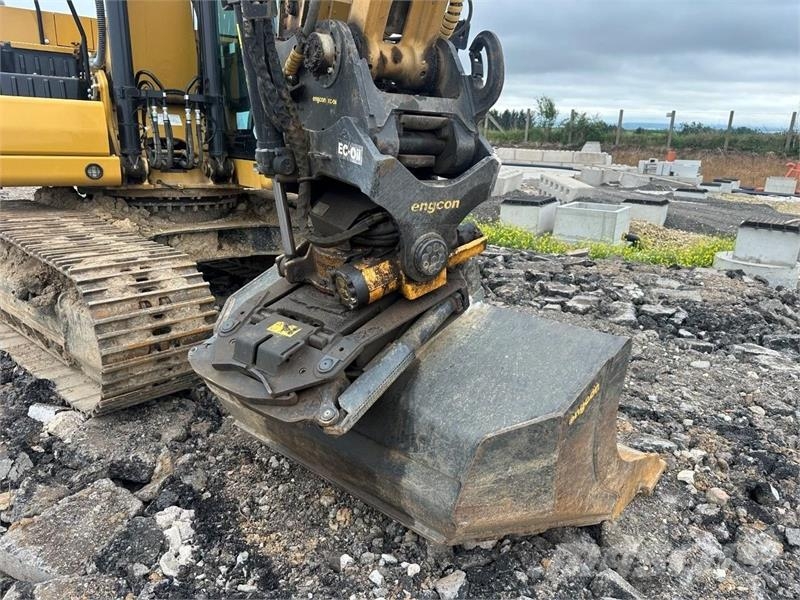 CAT 323 Koparki gąsienicowe