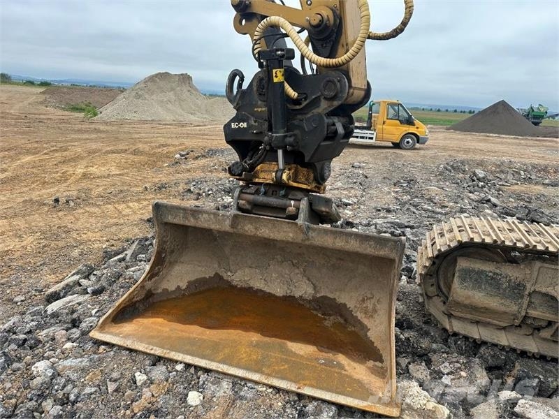 CAT 323 Excavadoras sobre orugas