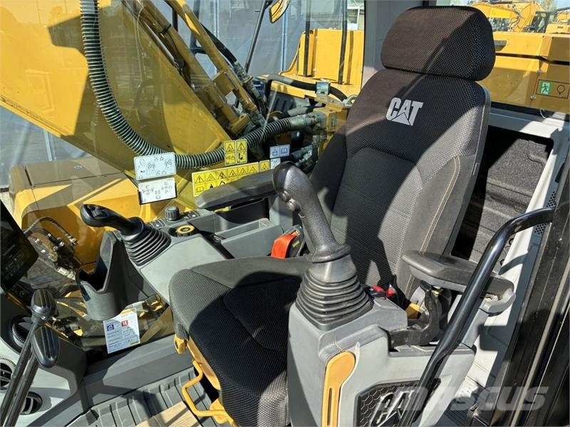 CAT 330 Crawler excavators