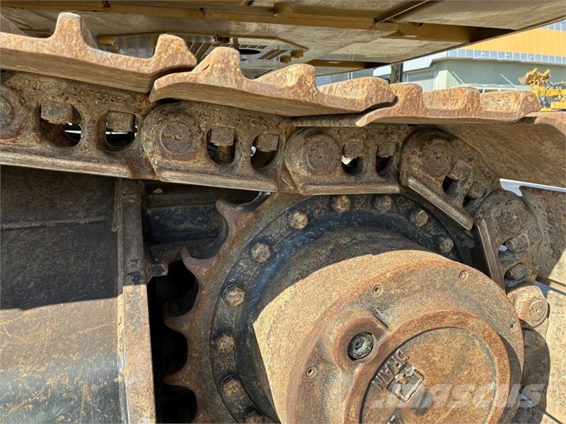 CAT 330 Koparki gąsienicowe