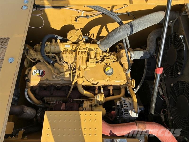 CAT 330 Crawler excavators