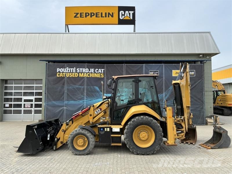 CAT 432 Ekskavatori-iekrāvēji