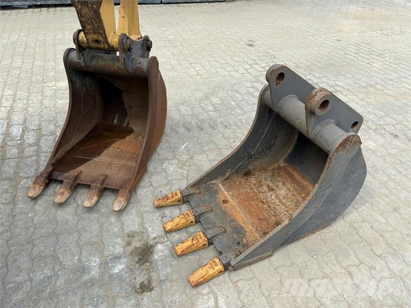 CAT 432 Ekskavatori-iekrāvēji