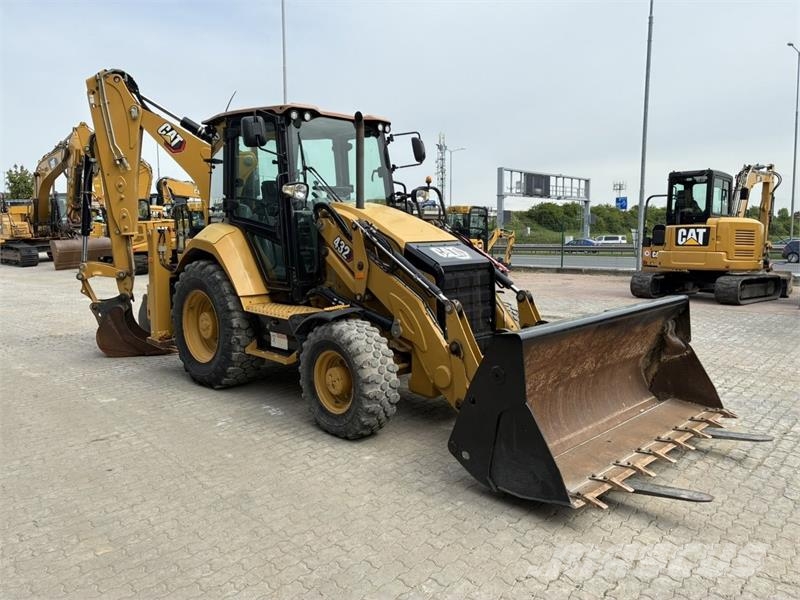 CAT 432 Ekskavatori-iekrāvēji