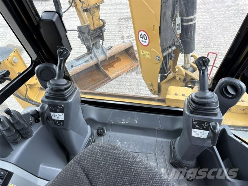 CAT 432F2 Rýpadlo-nakladače