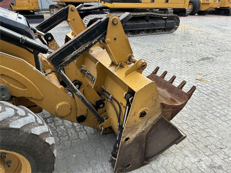 CAT 432F2 Backhoe loaders