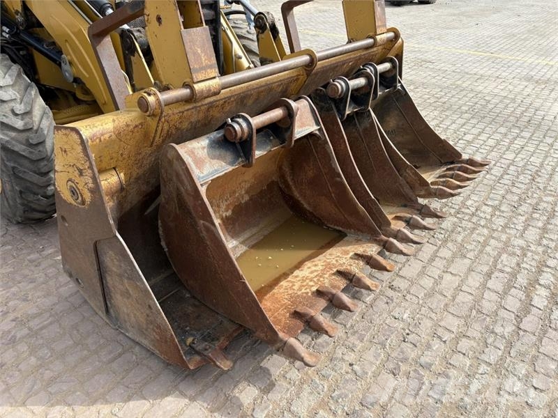 CAT 432F2 Rovokopači
