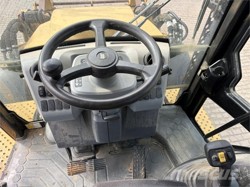 CAT 432F2 Rovokopači