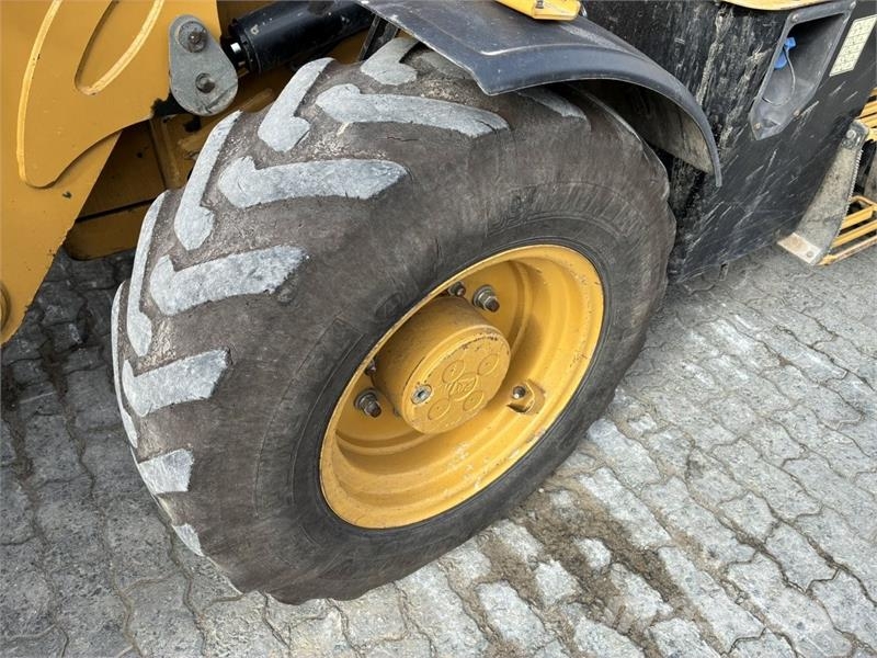 CAT 432F2 Kotrórakodók
