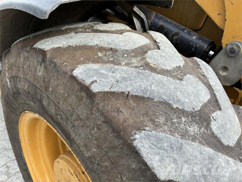 CAT 432F2 Kotrórakodók