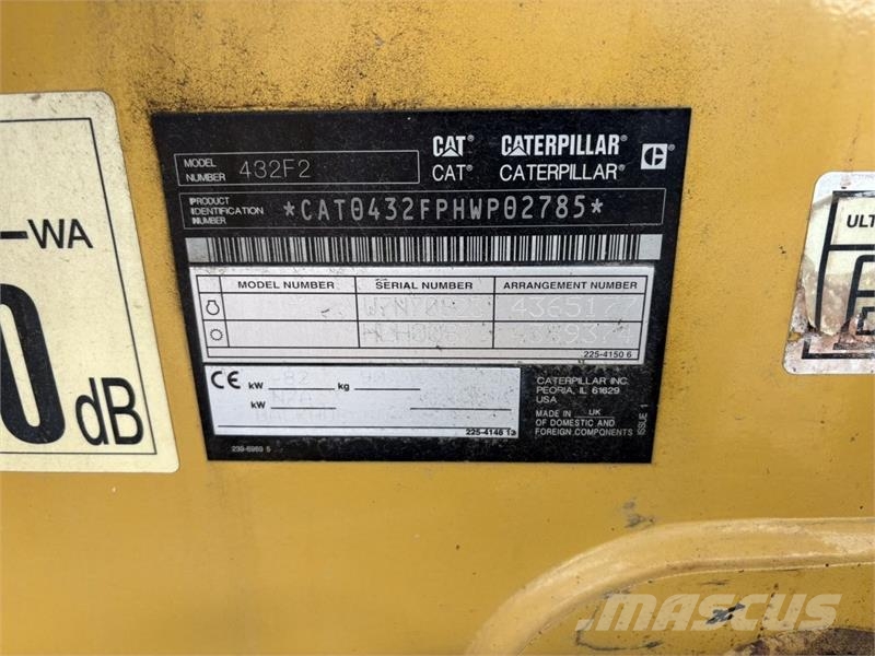 CAT 432F2 Rýpadlo-nakladače