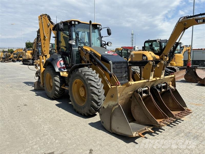 CAT 444 Ekskavatori-iekrāvēji
