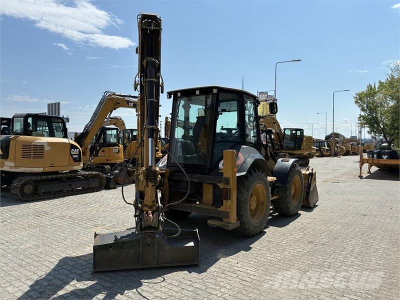 CAT 444 Ekskavatori-iekrāvēji