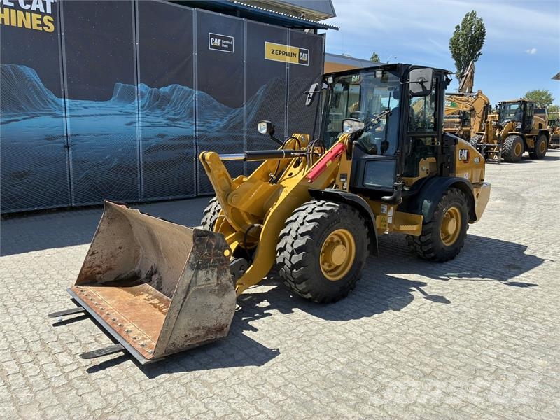 CAT 906 Mini utovarivači