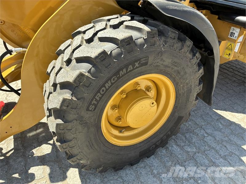 CAT 906 Pienkuormaajat