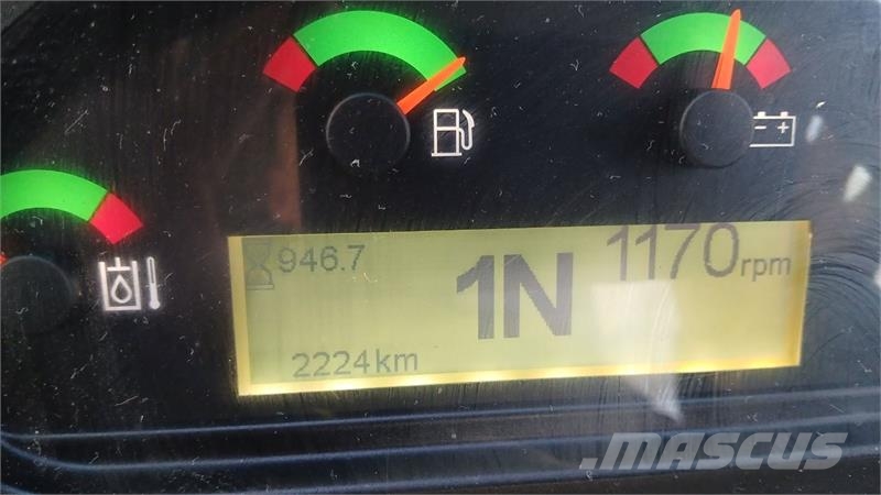 CAT 906M Kolesni nakladalci