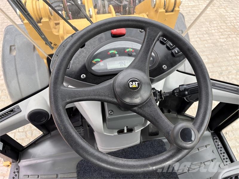 CAT 906M Cargadoras sobre ruedas