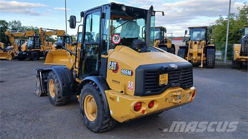 CAT 906M Kolesni nakladalci