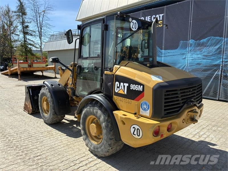 CAT 906M Kolesni nakladalci