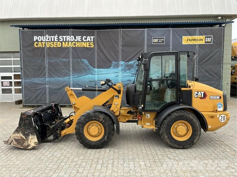 CAT 906M Kolesni nakladalci