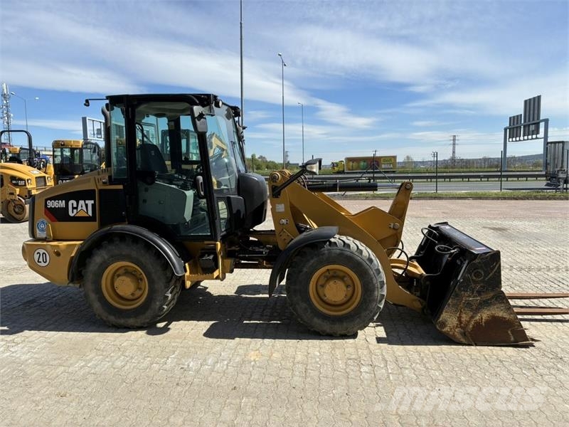CAT 906M Kolesni nakladalci