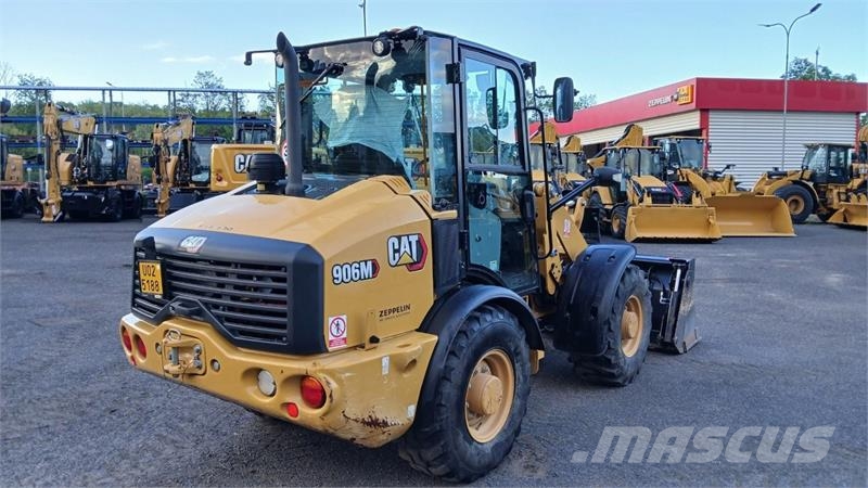 CAT 906M Kolesni nakladalci
