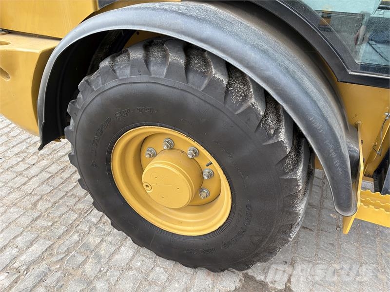 CAT 906M Cargadoras sobre ruedas