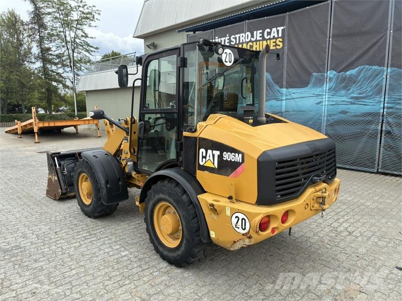 CAT 906M Kolesni nakladalci