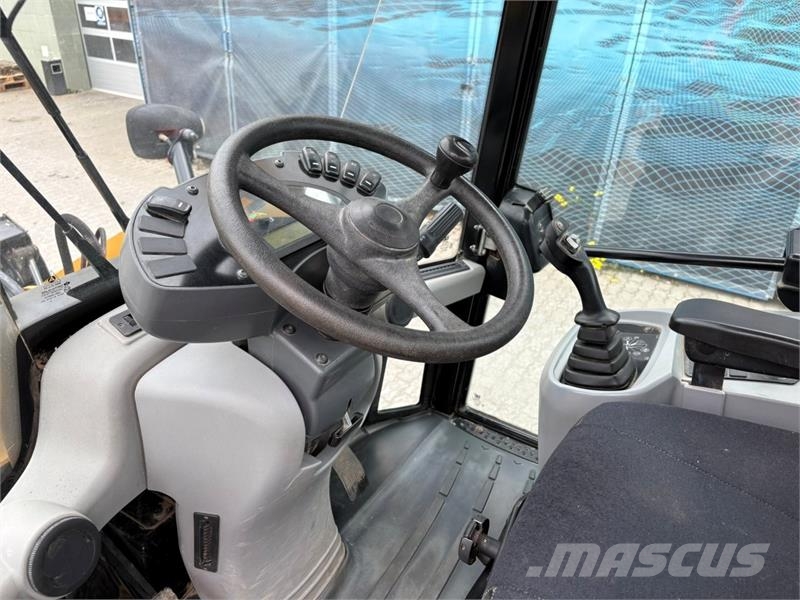 CAT 908M Minilader