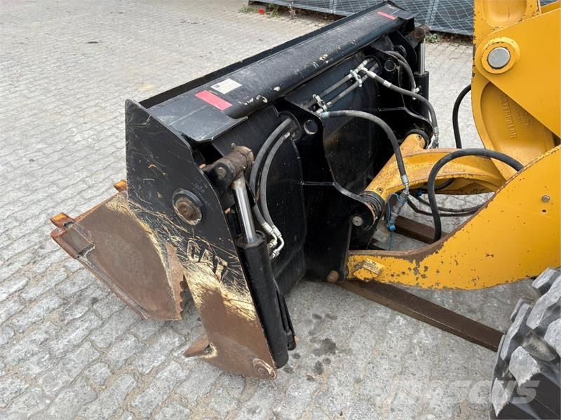 CAT 908M Minilader