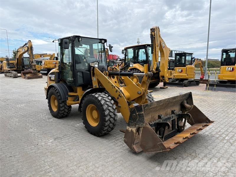 CAT 908M Minilader